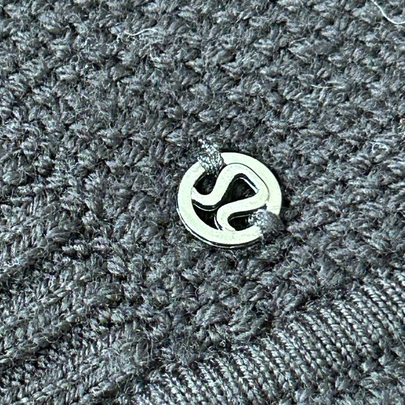 Lululemon On The Go Poncho 
One Size 
Black - Picture 7 of 9